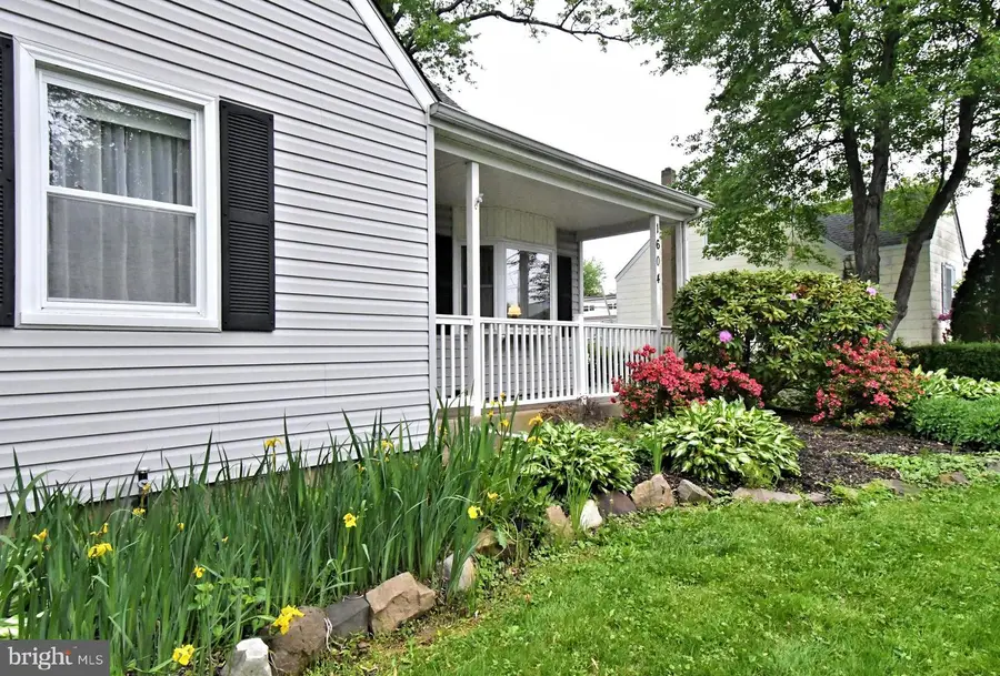 1604 N Meadowbrook Rd, Feasterville Trevose, PA 19053 - #3