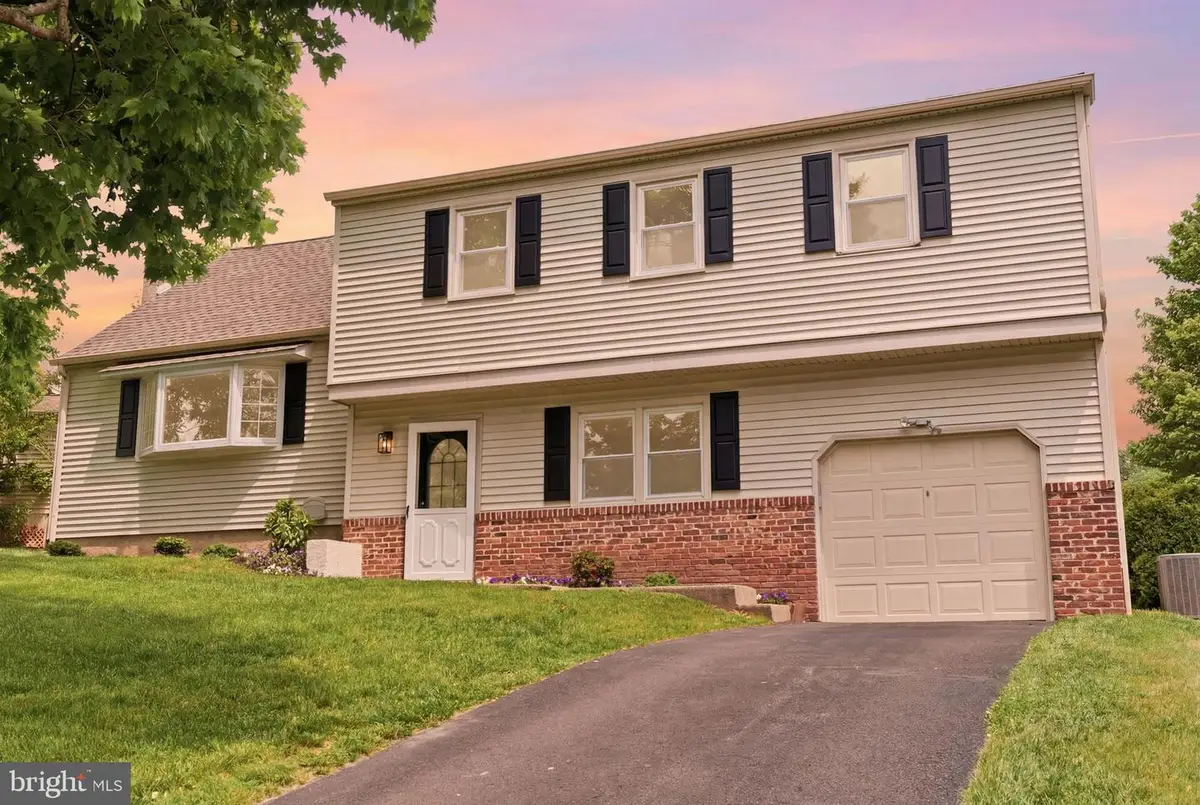 2133 Dapple Dr, Warrington, PA 18976 - #1