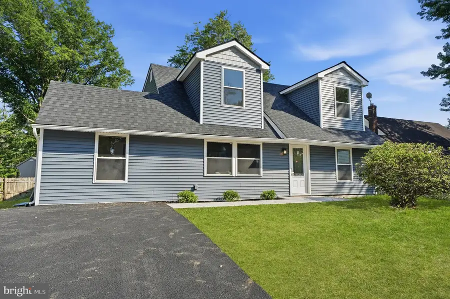 22 Peppermint Rd, Levittown, PA 19056 - #2