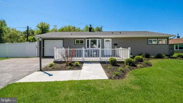 7 Indian Creek Dr, LEVITTOWN, PA 19057