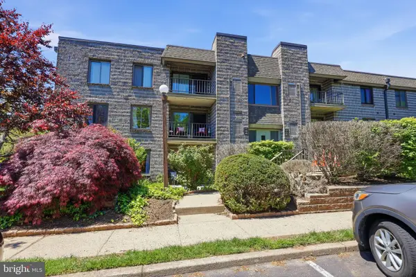 265 E Village Rd, HOLLAND, PA 18966