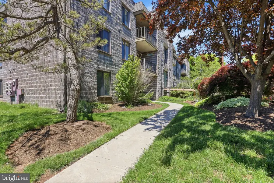 265 E Village Rd, Holland, PA 18966 - #2