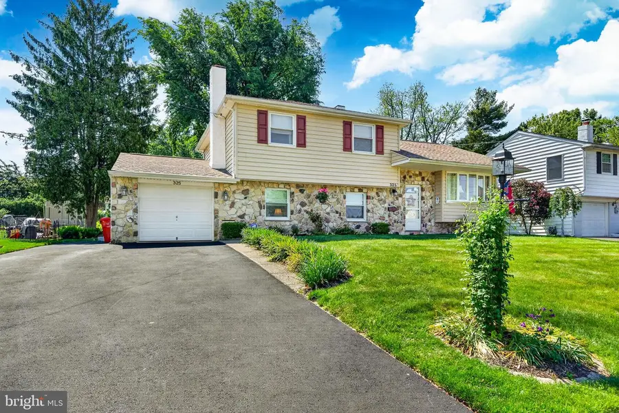 325 Acorn Dr, Warminster, PA 18974 - #2