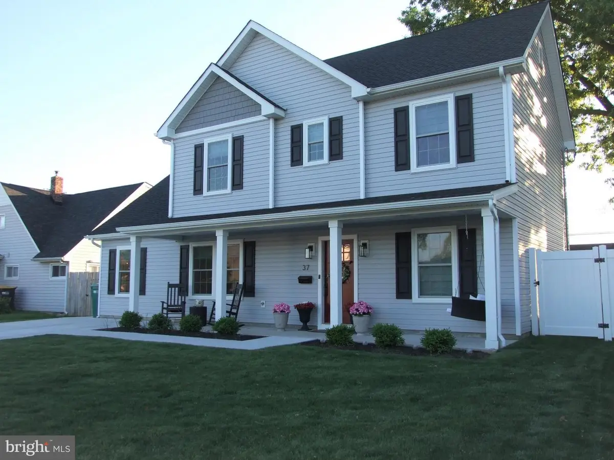 37 Narcissus Ln, Levittown, PA 19054 - #1