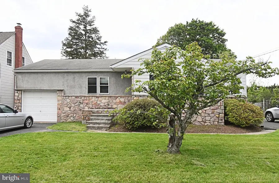 50 Trumbauersville Rd, Quakertown, PA 18951 - #2