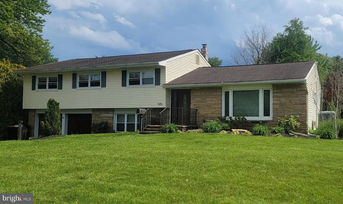 925 Big Oak Rd, Yardley, PA 19067 - #1