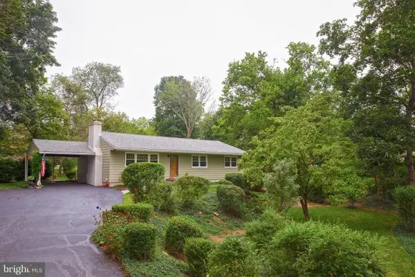 77 Sunset Dr, NEW HOPE, PA 18938