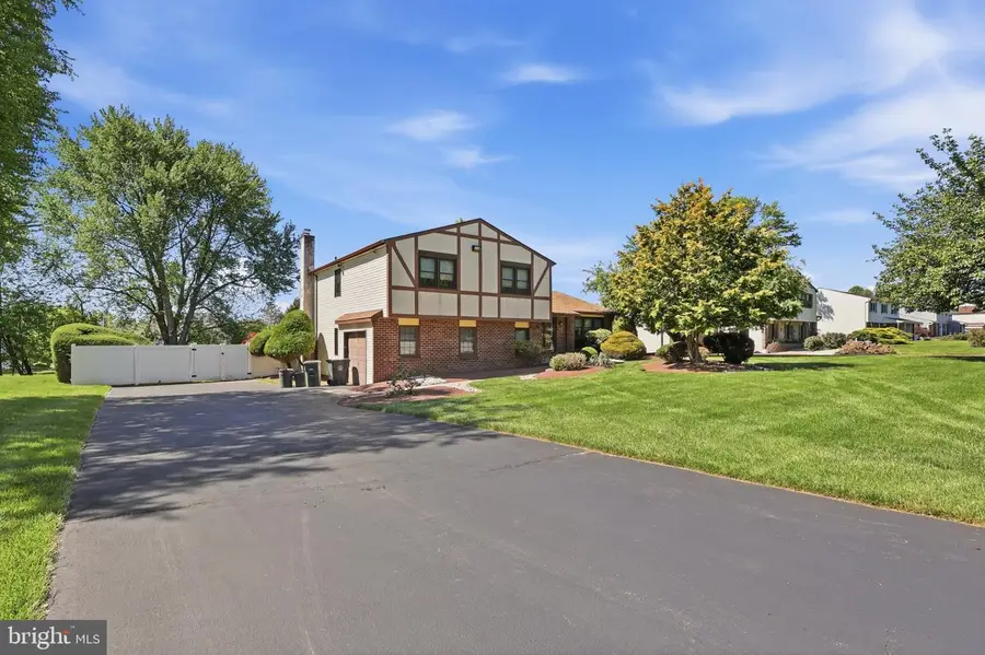 49 Misty Meadow Dr, Richboro, PA 18954 - #3