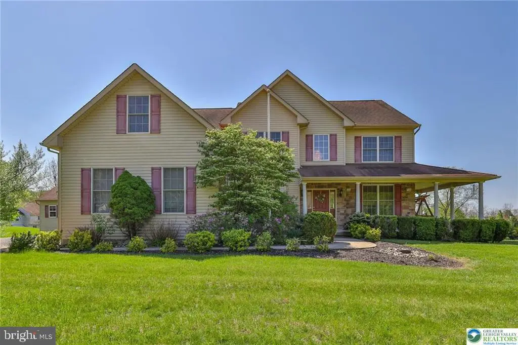 3595 Woodbyne Rd, Hellertown, PA 18055 - #1