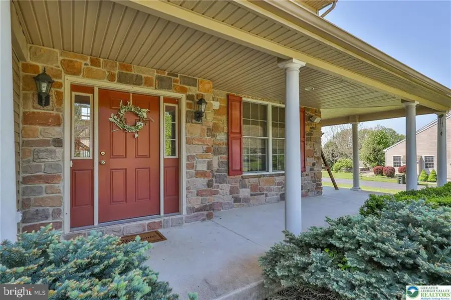 3595 Woodbyne Rd, Hellertown, PA 18055 - #2