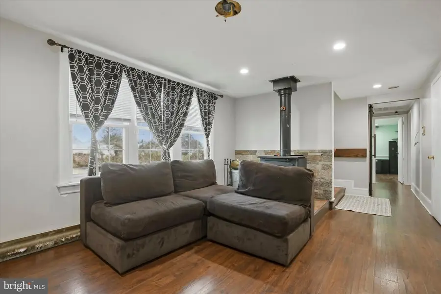 320 Maple St, Warminster, PA 18974 - #3