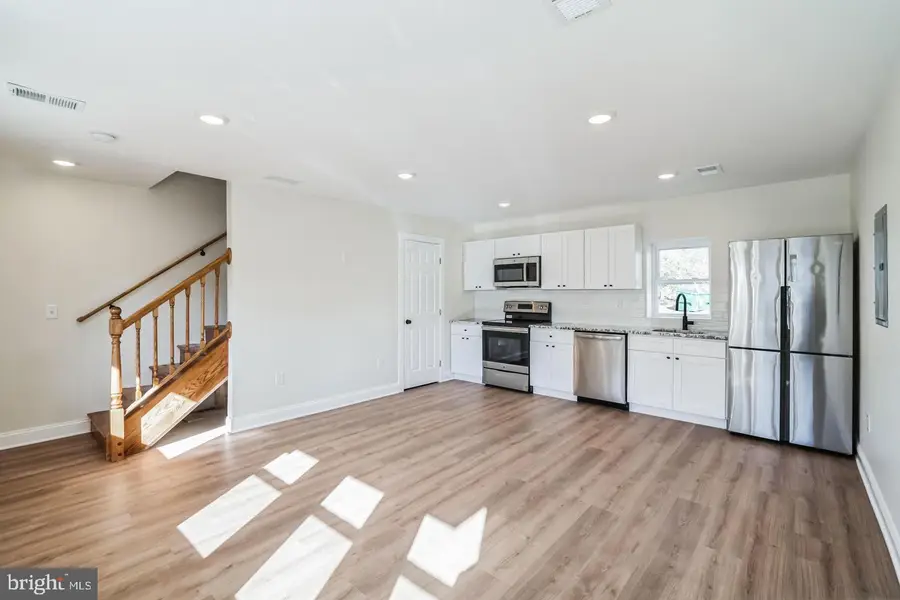 27 E Butler Ave #b, Chalfont, PA 18914 - #2
