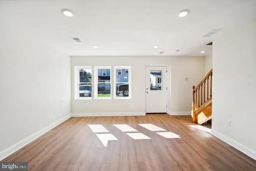 27 E Butler Ave #b, Chalfont, PA 18914 - #3