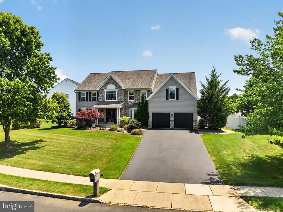 332 Evening Walk Ln, Warrington, PA 18976 - #2