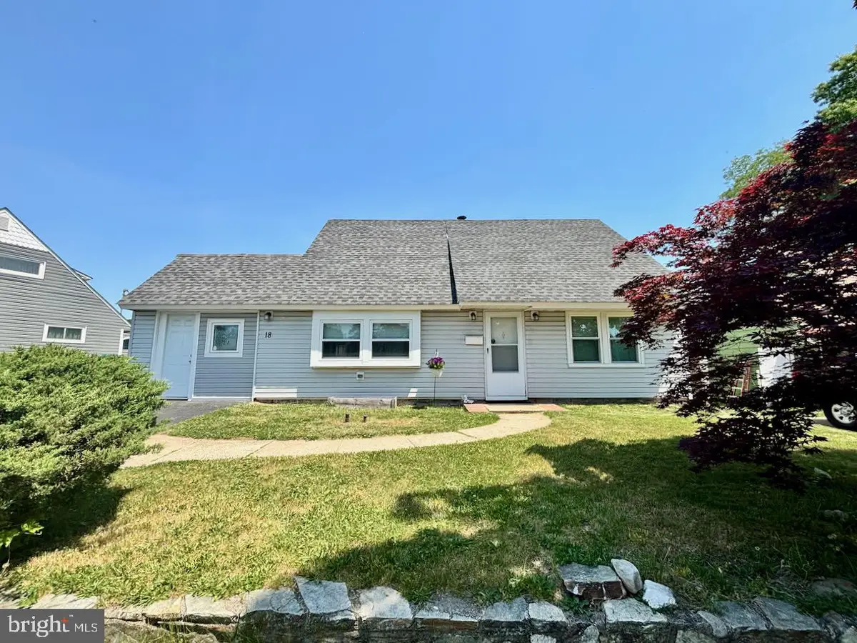 18 Plumtree Rd, Levittown, PA 19056 - #1