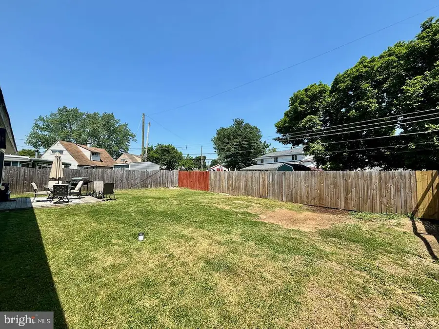18 Plumtree Rd, Levittown, PA 19056 - #3