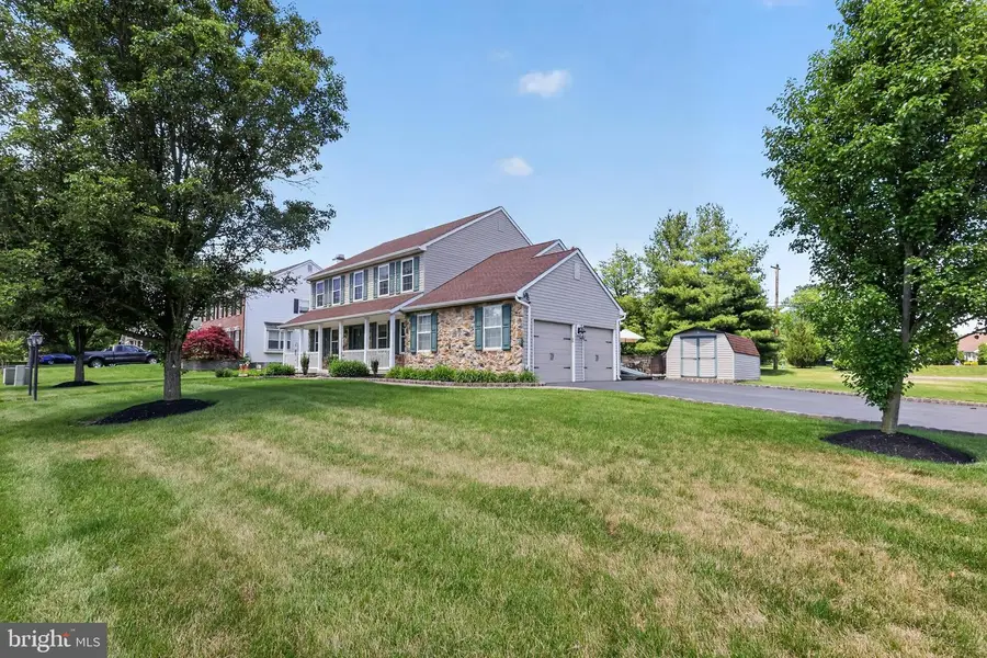 203 Glenview Dr, Warrington, PA 18976 - #3