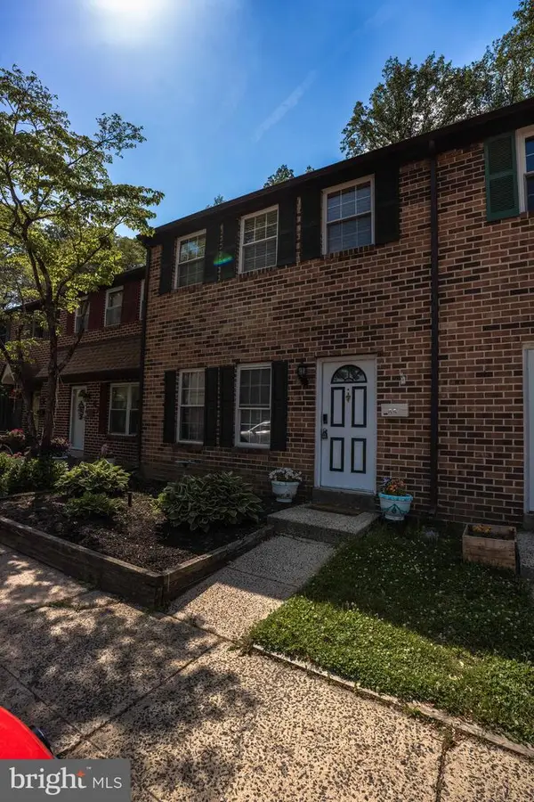 65 Constitution Ave, DOYLESTOWN, PA 18901