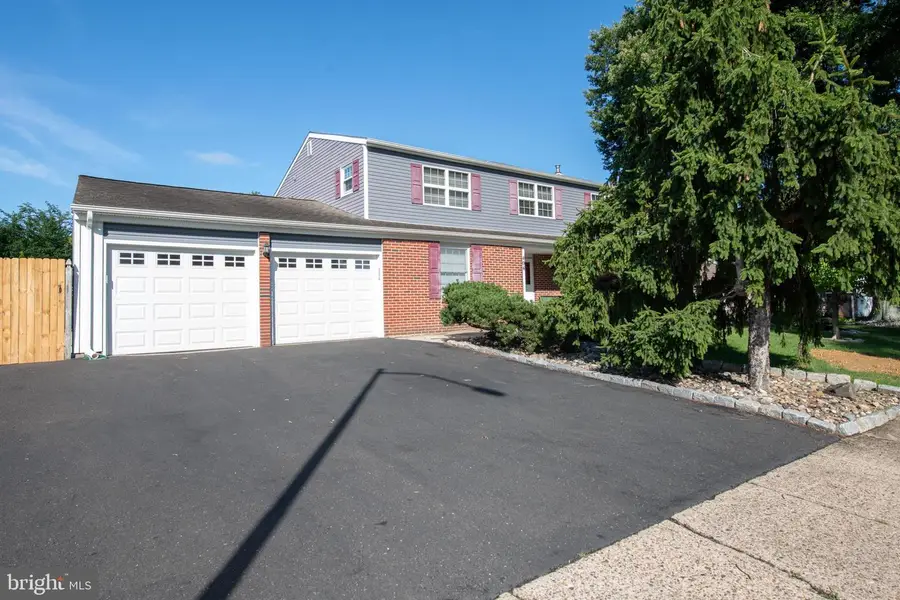 404 Placemont Rd, Fairless Hills, PA 19030 - #2