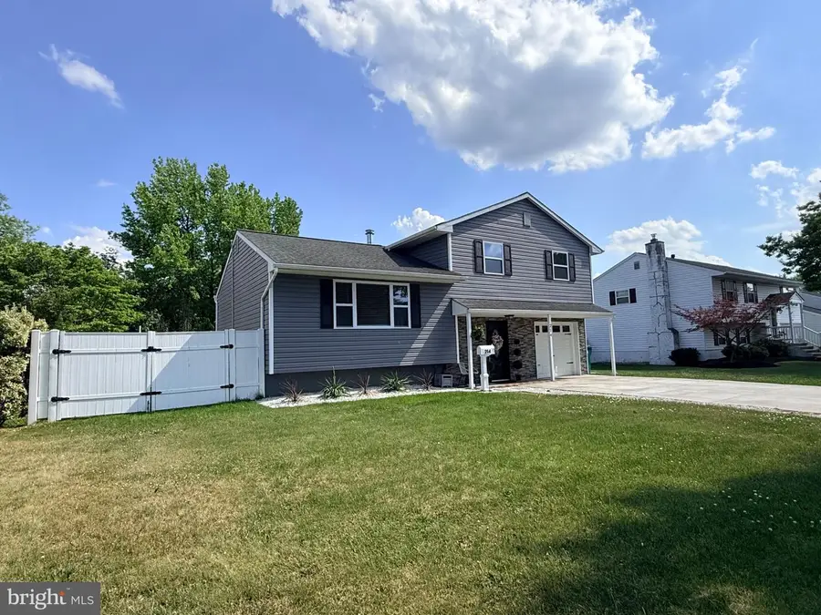 214 Welsford Rd, Fairless Hills, PA 19030 - #2