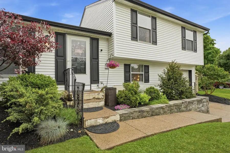 400 Centennial Dr, Morrisville, PA 19067 - #2