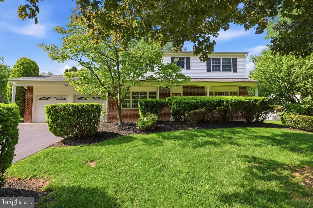 121 Buck Hill Dr, Holland, PA 18966 - #1