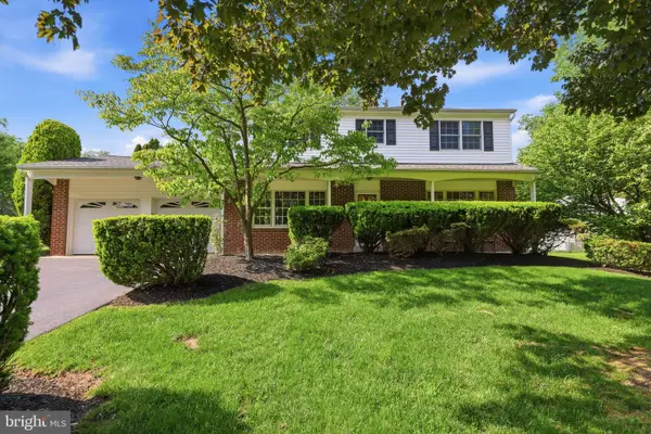 121 Buck Hill Dr, HOLLAND, PA 18966