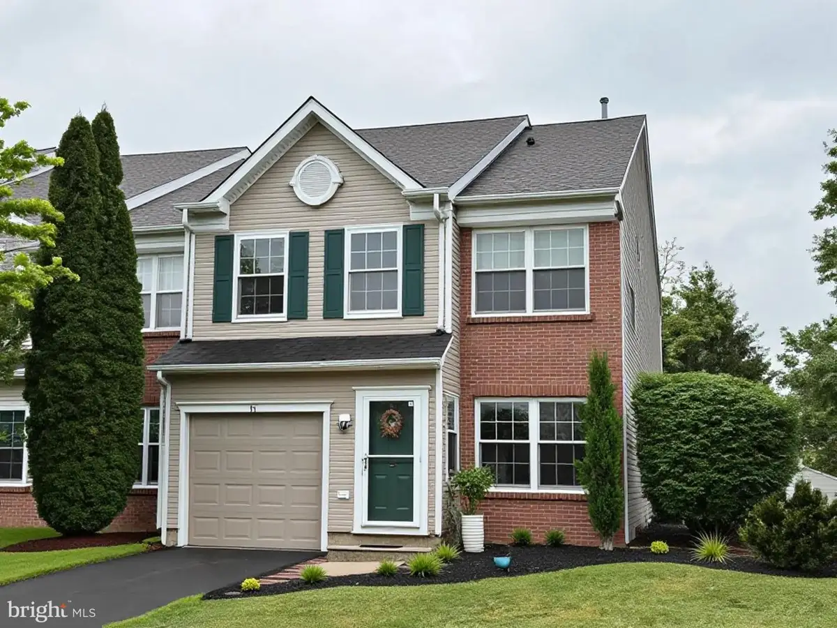45 Honey Locust Ln, Newtown, PA 18940 - #1