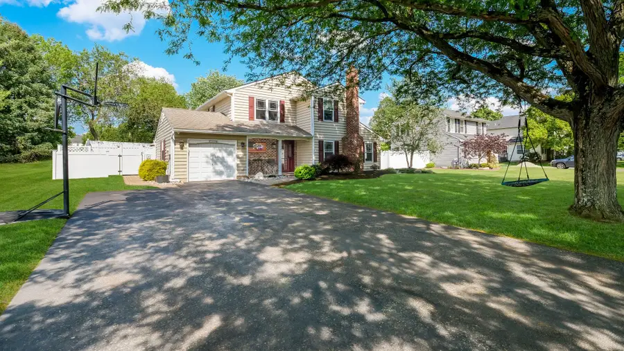 239 Burgundy Ln, Newtown, PA 18940 - #3