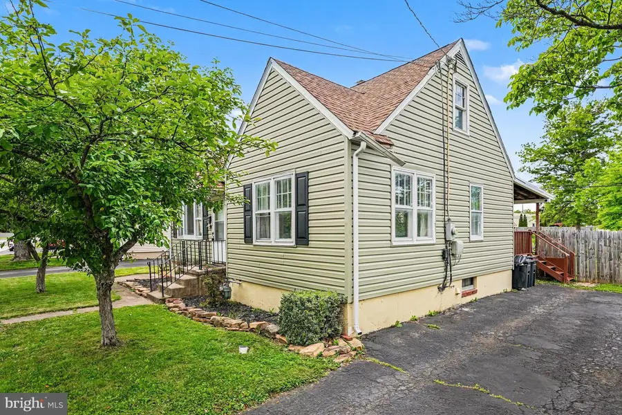 1121 W Mill St, Quakertown, PA 18951 - #3