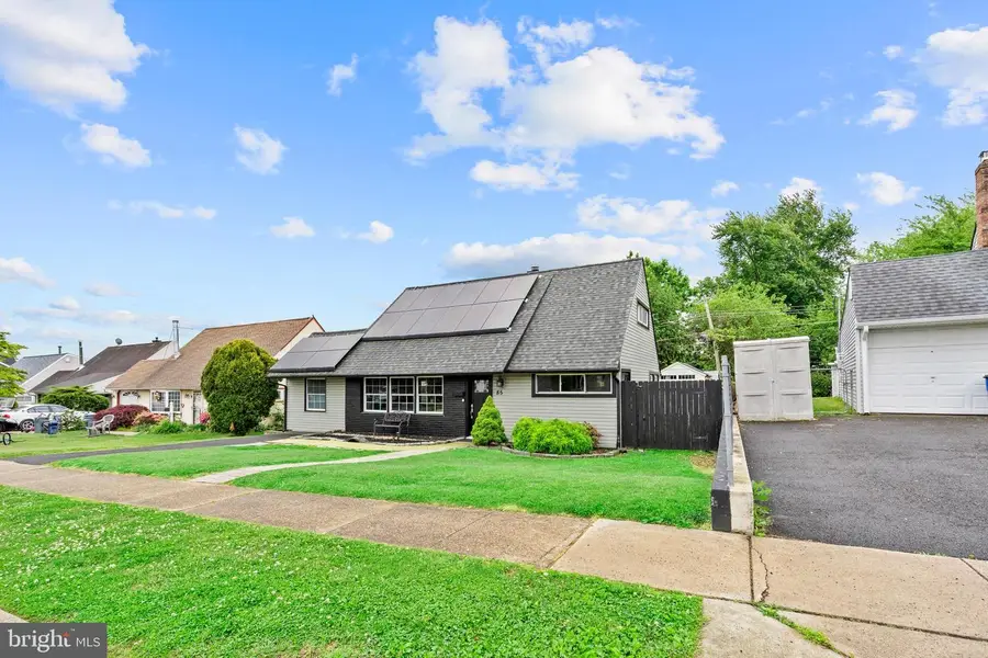 85 Buttonwood Ln, Levittown, PA 19054 - #2