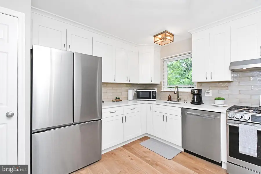 528 Cedarbrook Rd, Southampton, PA 18966 - #2