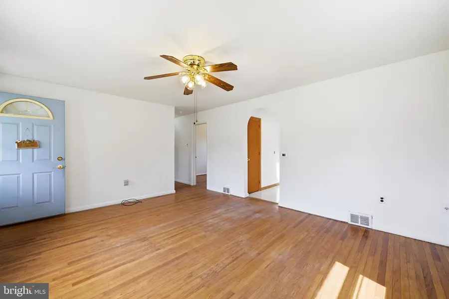 22 Mapleview Dr, Feasterville Trevose, PA 19053 - #3