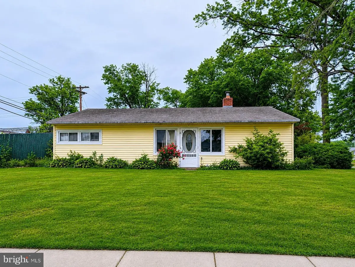 293 Blue Ridge Dr, Levittown, PA 19057 - #1