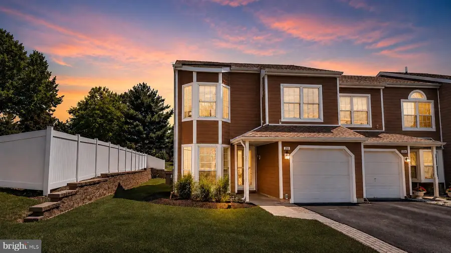255 Rumford Ct, Newtown, PA 18940 - #2
