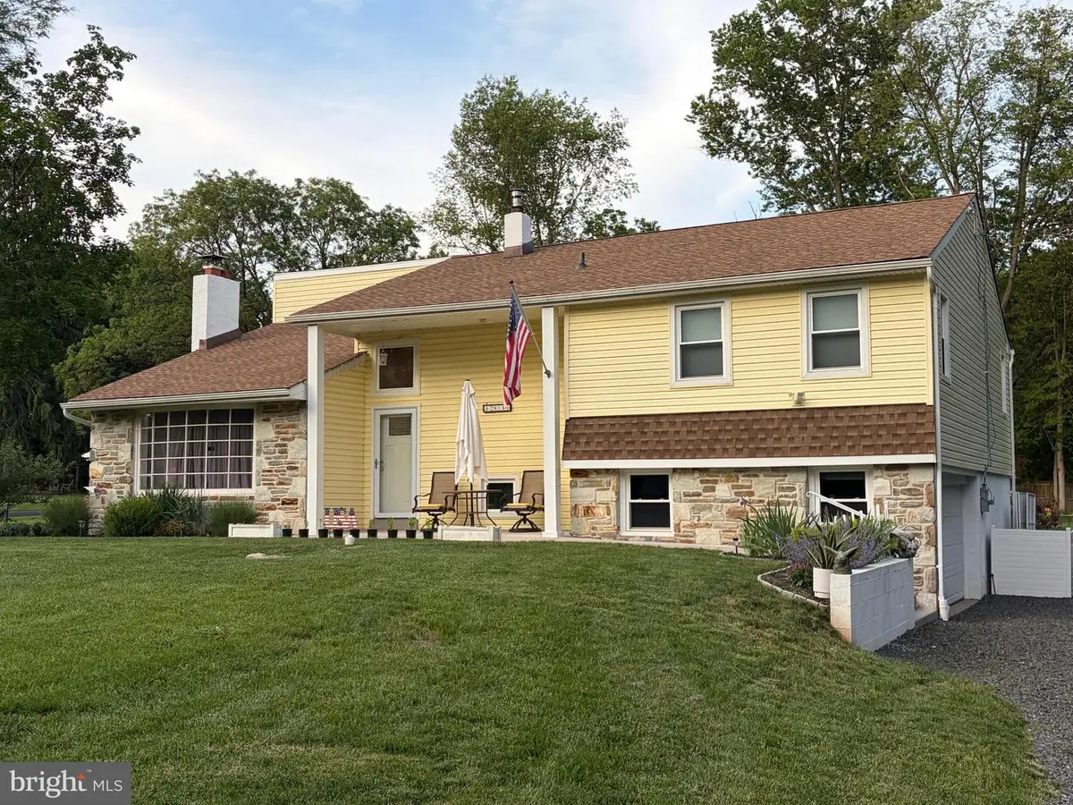 2813 Country Ln, Langhorne, PA 19047 - #1