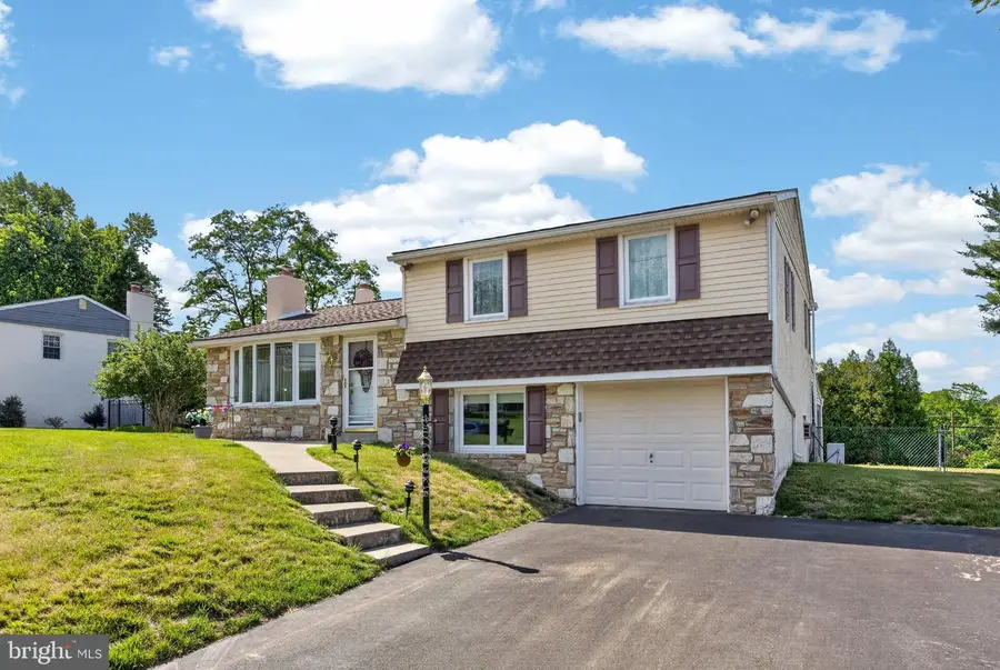 43 N Marmic Dr, Southampton, PA 18966 - #3
