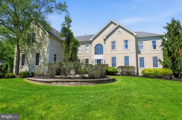 2 Rossiter Cir, NEW HOPE, PA 18938