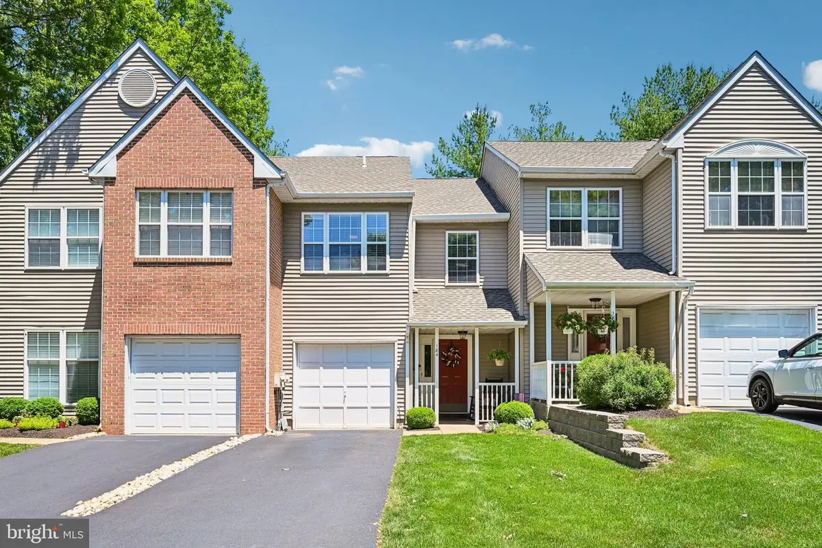 184 Victoria Ct, Doylestown, PA 18901 - #1