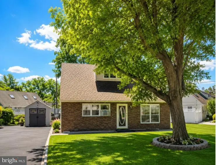 587 Arbor Rd, Morrisville, PA 19067 - #1