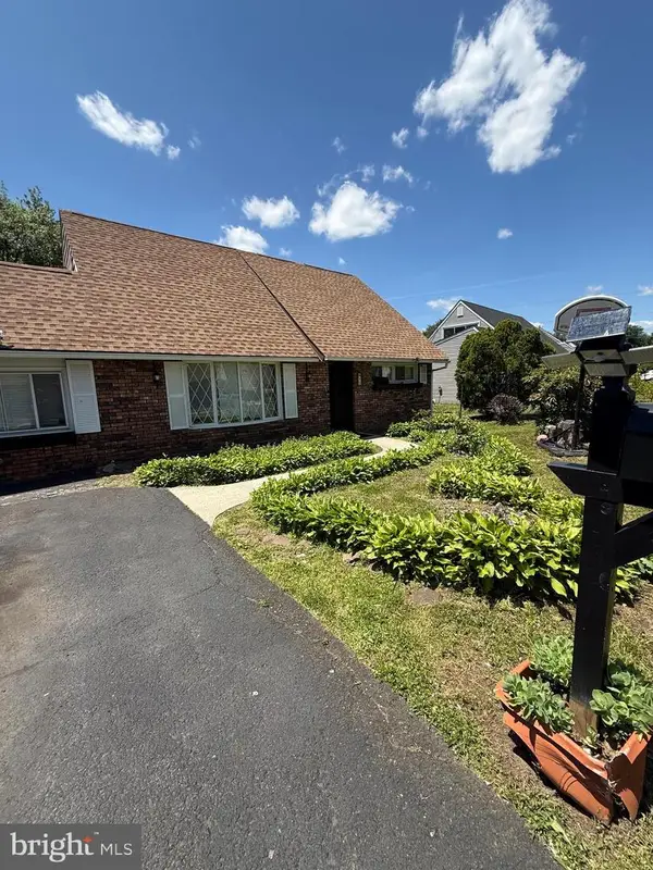 99 Kingwood Ln, LEVITTOWN, PA 19055