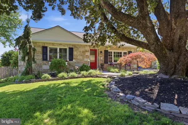 750 Sweetbriar Dr, WARMINSTER, PA 18974