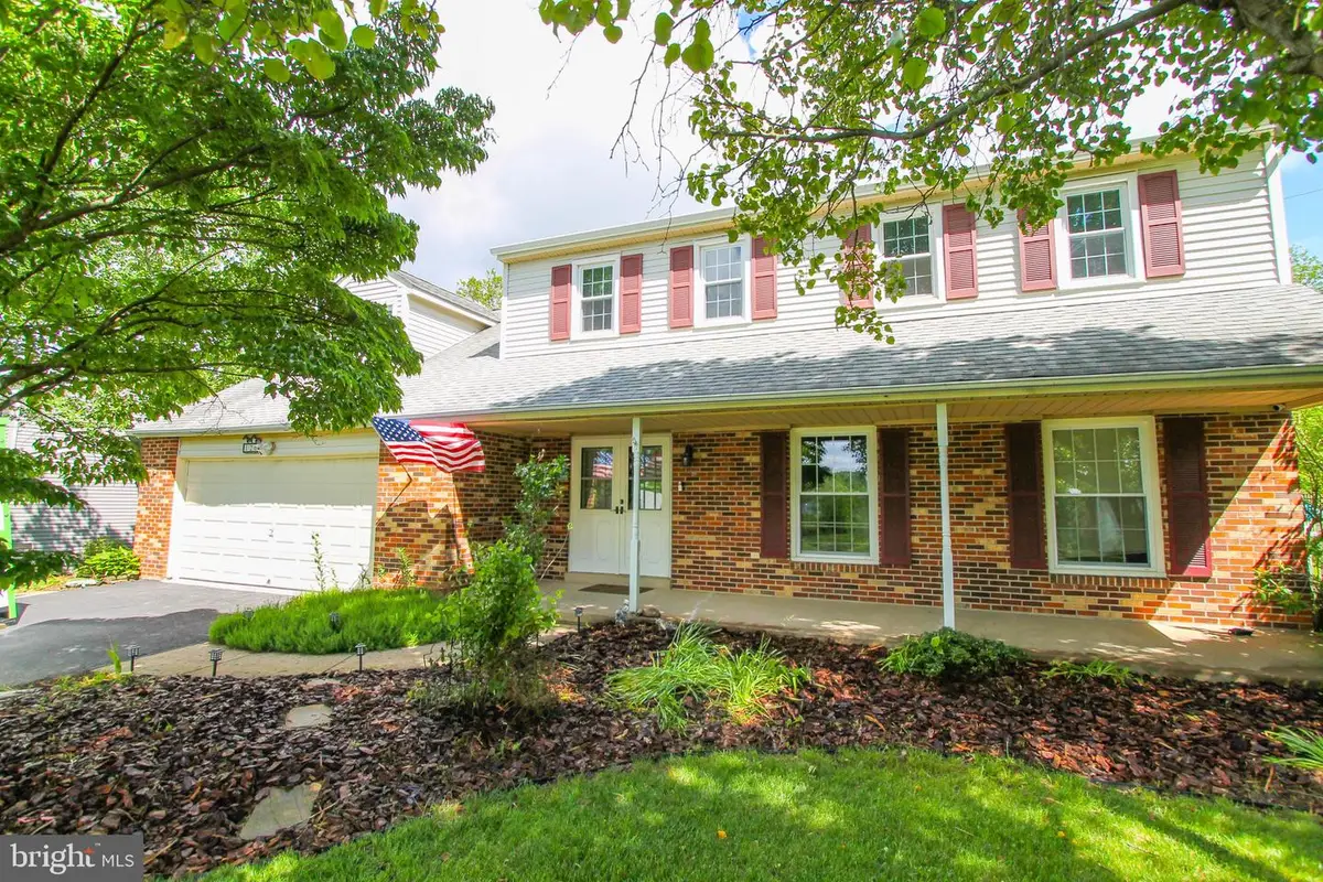 126 Pennswood Dr, Newtown, PA 18940 - #1