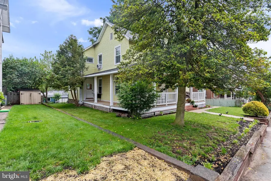 523 Vine St, Perkasie, PA 18944 - #2