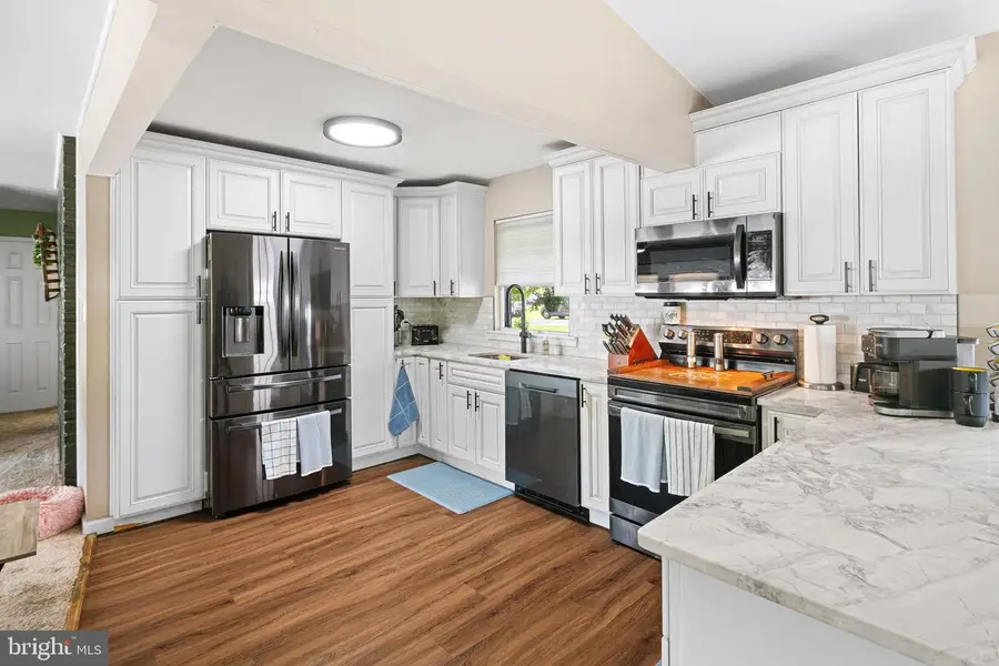 360 Holly Dr, Levittown, PA 19055 - #3
