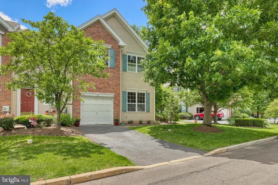 28 Tankard Ln, Washington Crossing, PA 18977 - #2