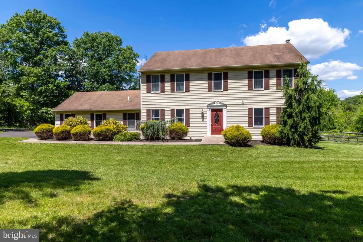 9 Middle Rd, Perkasie, PA 18944 - #1