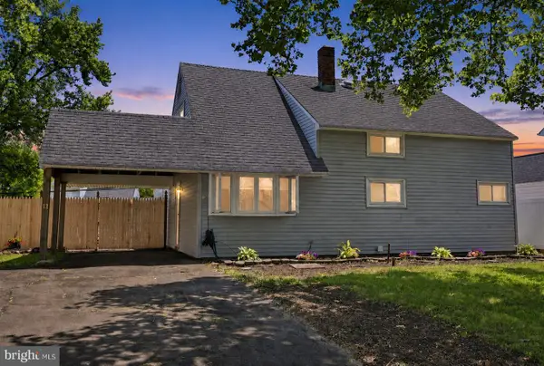 12 Hickory Ln, LEVITTOWN, PA 19055