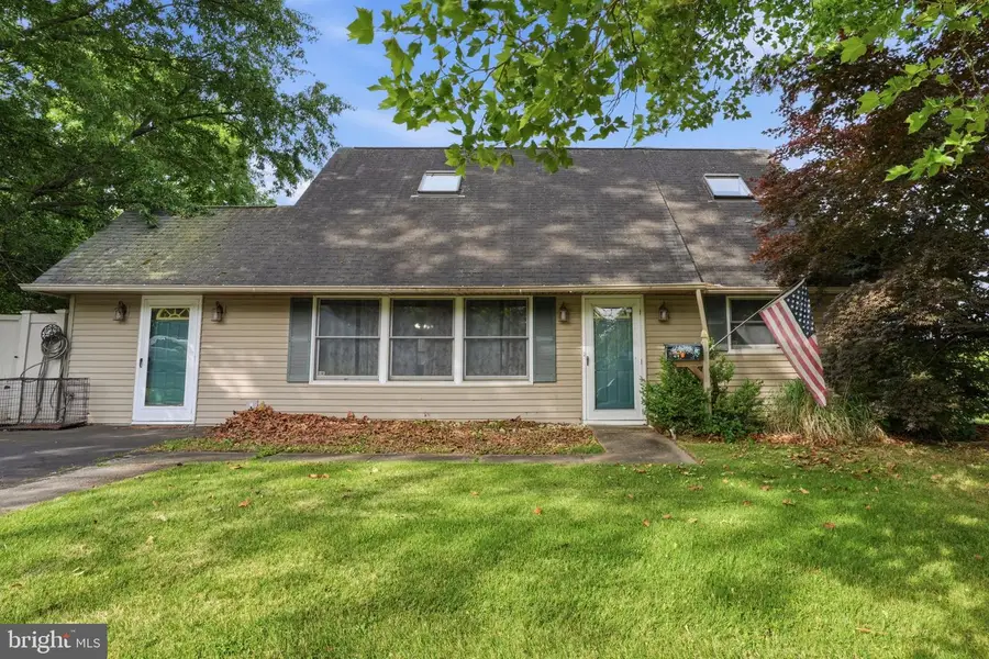 2 Quay Rd, Levittown, PA 19057 - #2