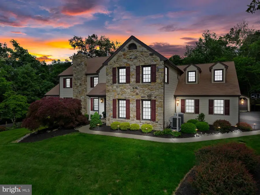 500 Deerfield Ln, Doylestown, PA 18901 - #2